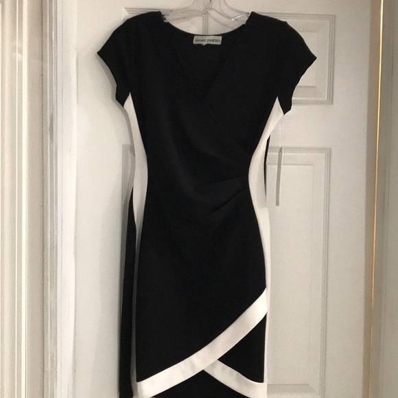 Super flattering Black Dress - Picture 2 of 2